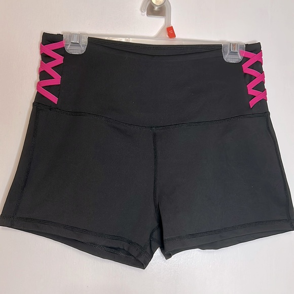 Yoga Shorts - Picture 1 of 4